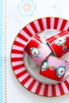 pip-love-birds-kupa-150ml-kirmizi-pembe-madalyon-2-adet