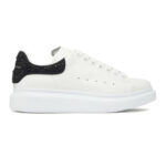 Alexander McQueen Oversized Sneakers Taş Detaylı (Beyaz-Siyah) Kadın Ayakkabı alexander-mcqueen-oversized-sneakers-tas-detayli-beyaz-siyah-kadin-ayakkabi (2)