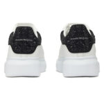 alexander-mcqueen-oversized-sneakers-tas-detayli-beyaz-siyah-kadin-ayakkabi (2)