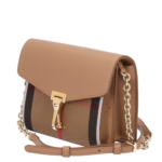 burberry-baby-macken-coca-camel-3