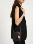 tory-burch-mini-perry-tote-siyah-1