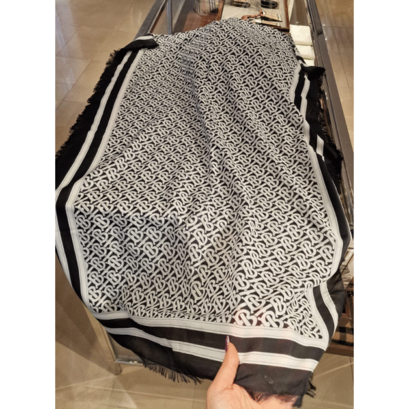 burberry sal monogram siyah beyaz dikdortgen